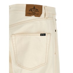 Contrast stitching jeans