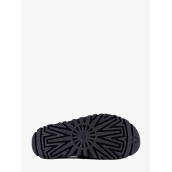 Rubber sandals with embossed logo
