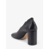 Leather pumps with iconic Atomic toe