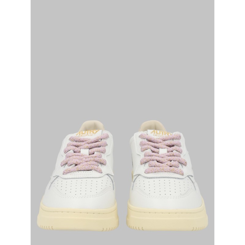 SNEAKER "MEDALIST LOW"