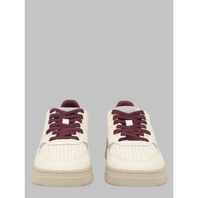 SNEAKER "MEDALIST LOW"