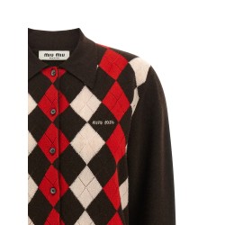 Diamond-shaped collar cardigan