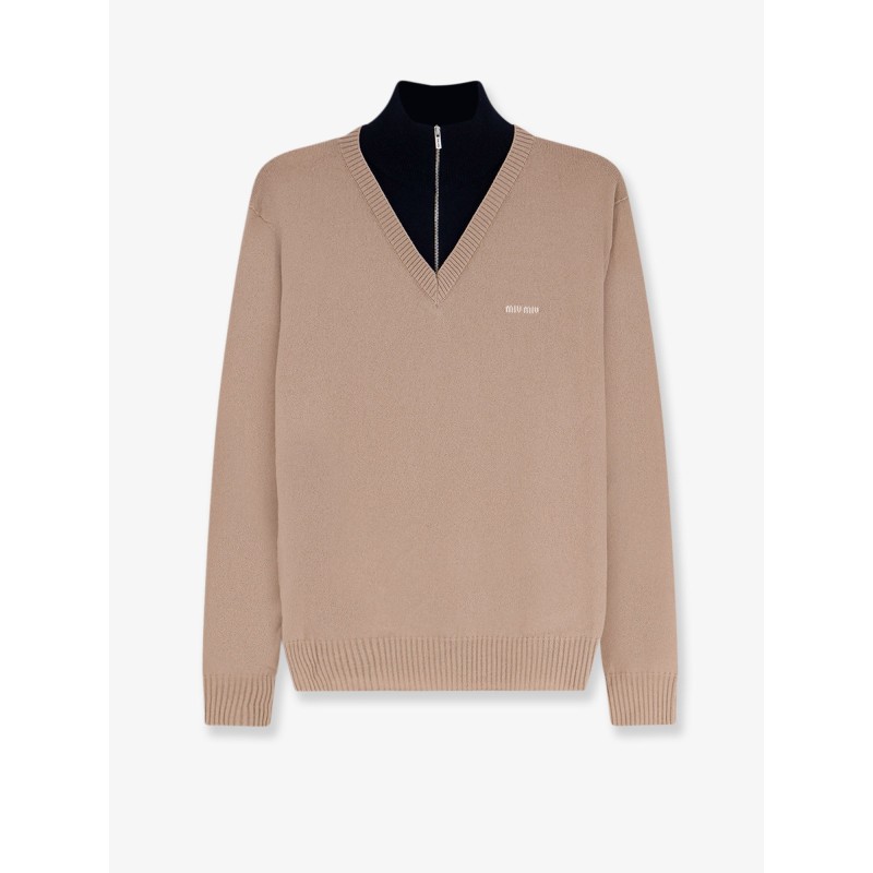 Cashmere sweater with logo inlay
