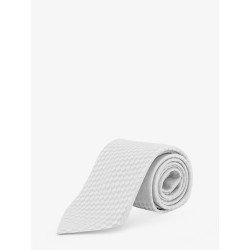 Silk tie with geometric pattern