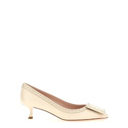 'Viv' pumps in The City'