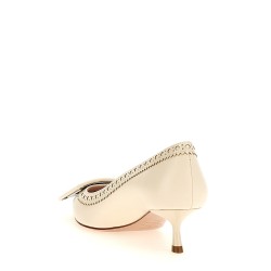 'Viv' pumps in The City'