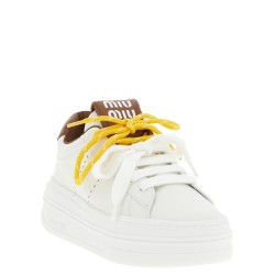 Double lacing sneakers