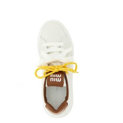 Double lacing sneakers