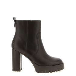 'Clara' ankle boots