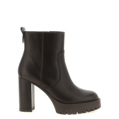'Clara' ankle boots