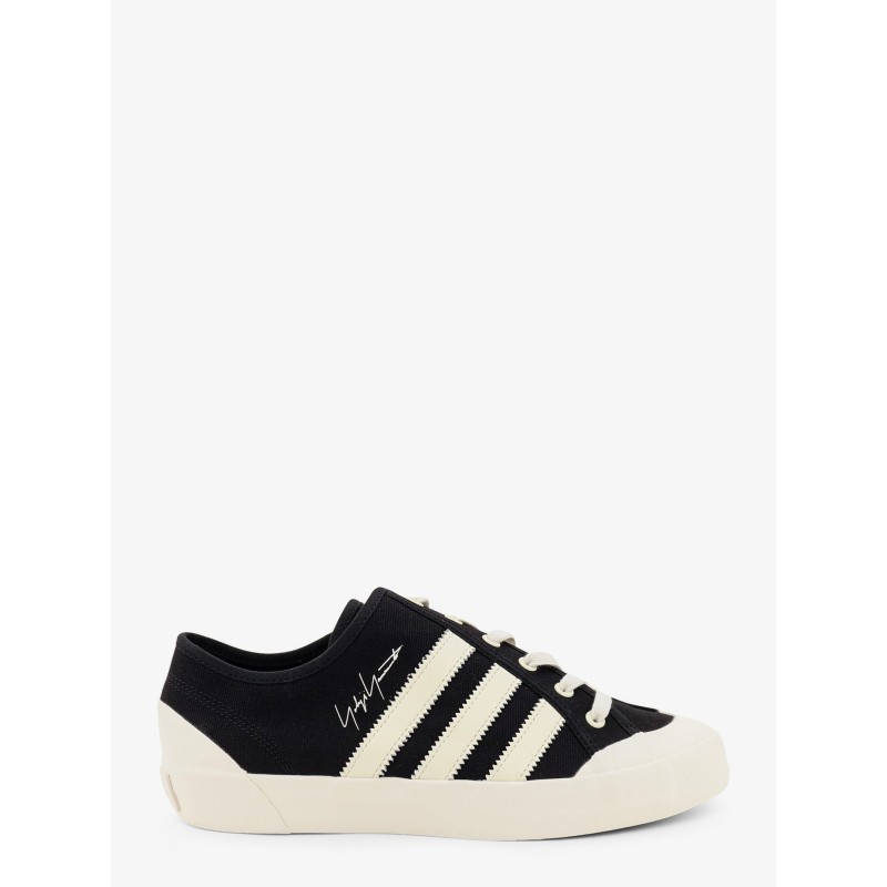 Canvas sneakers with iconic side stripes
