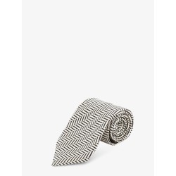 Silk tie with geometric pattern