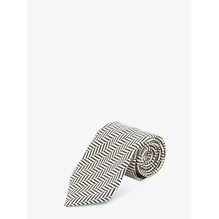 Silk tie with geometric pattern