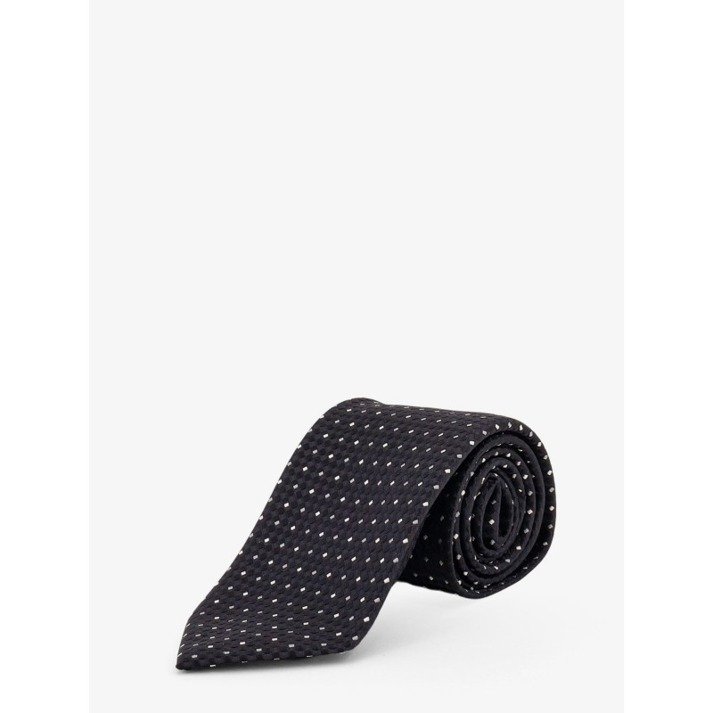 Silk tie with geometric pattern