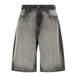 'De-sire' shorts
