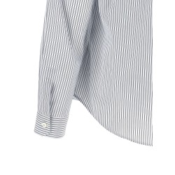 Shirt with contrast collar