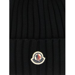 Pompon wool beanie