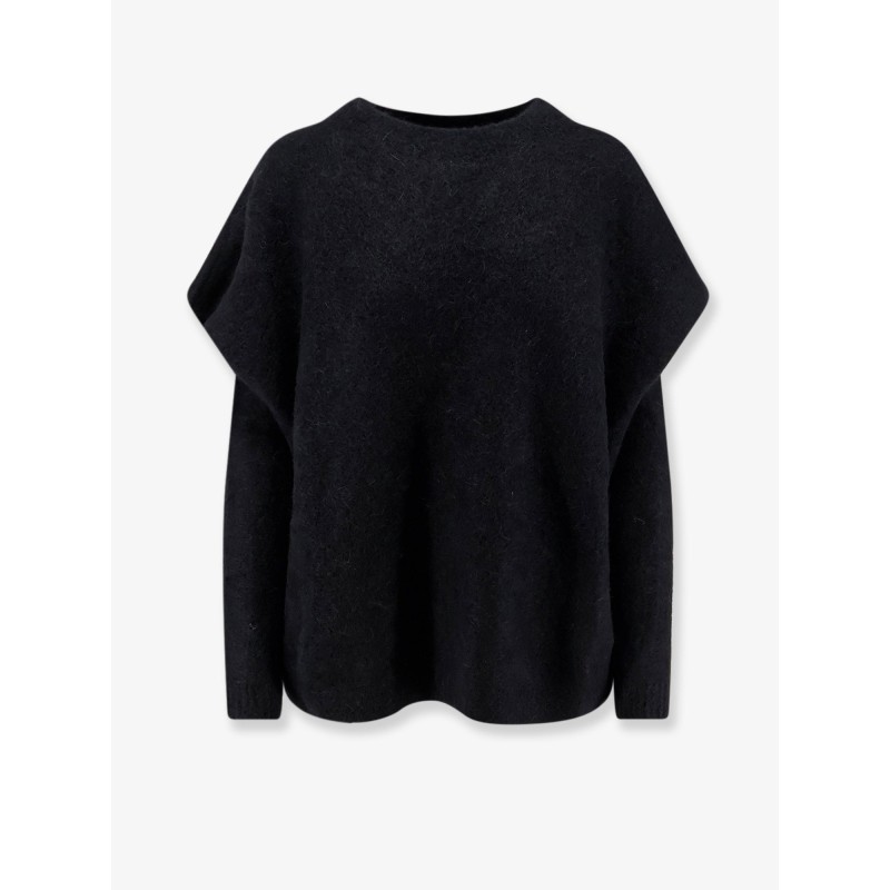 Sweater with detachable sleeves
