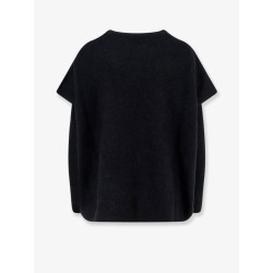 Sweater with detachable sleeves