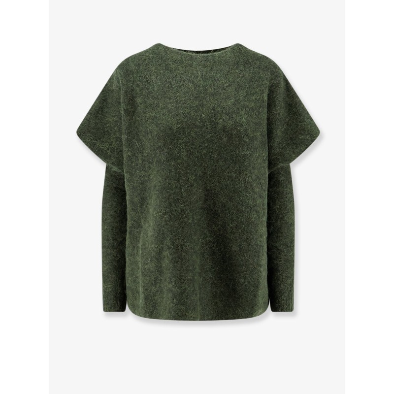 Sweater with detachable sleeves