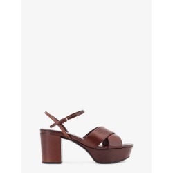Leather heeled sandals with engraved logo on the side