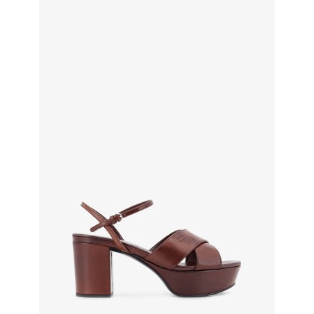 Leather heeled sandals with engraved logo on the side