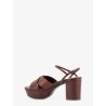 Leather heeled sandals with engraved logo on the side