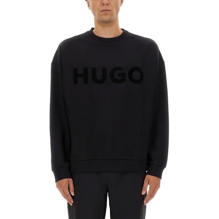 MAGLIA OVERSIZE CON LOGO