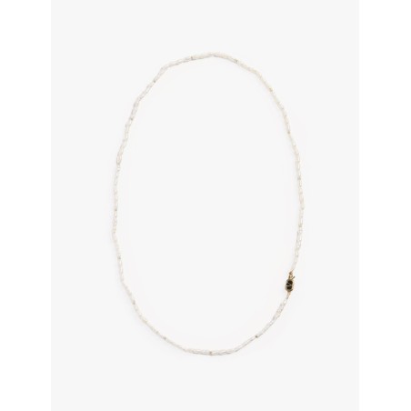 Metal necklace with pearls