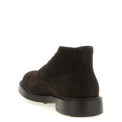 'Chukka' ankle boots