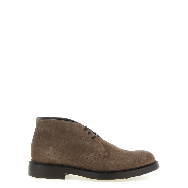 'Chukka' ankle boots