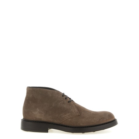 'Chukka' ankle boots