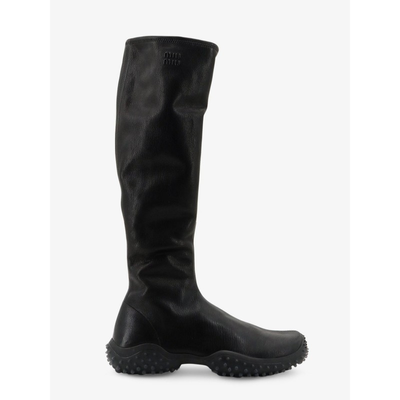 Stretch leather boots