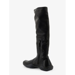 Stretch leather boots