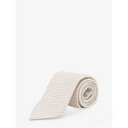 Silk tie with geometric pattern