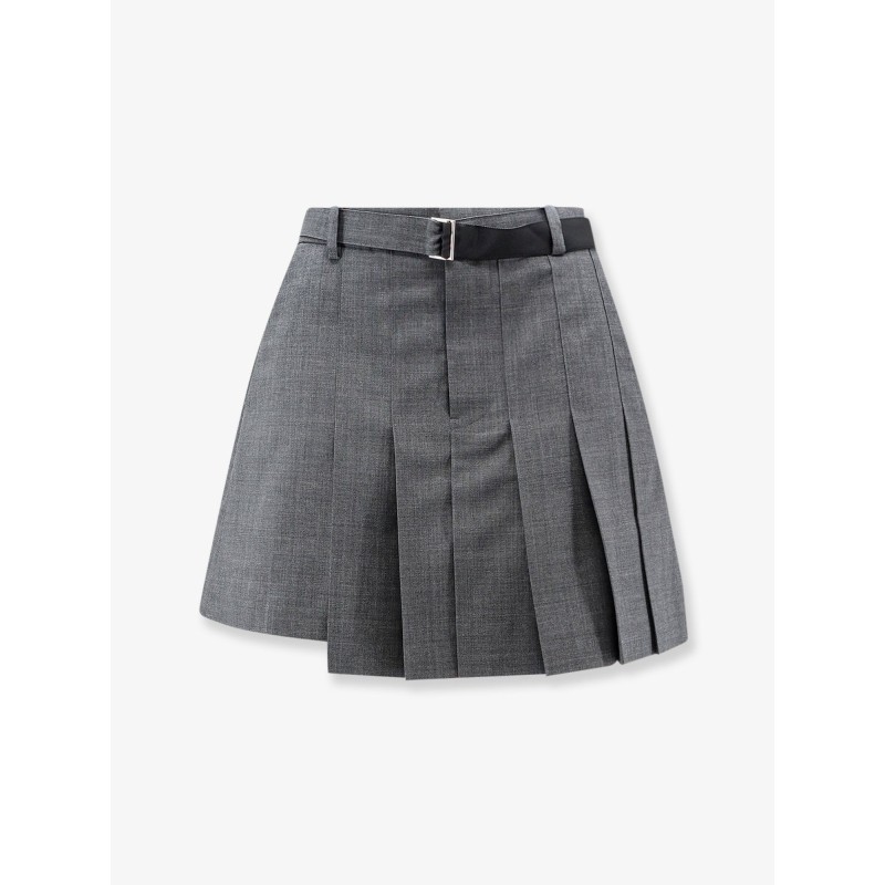 Pleated wool shorts