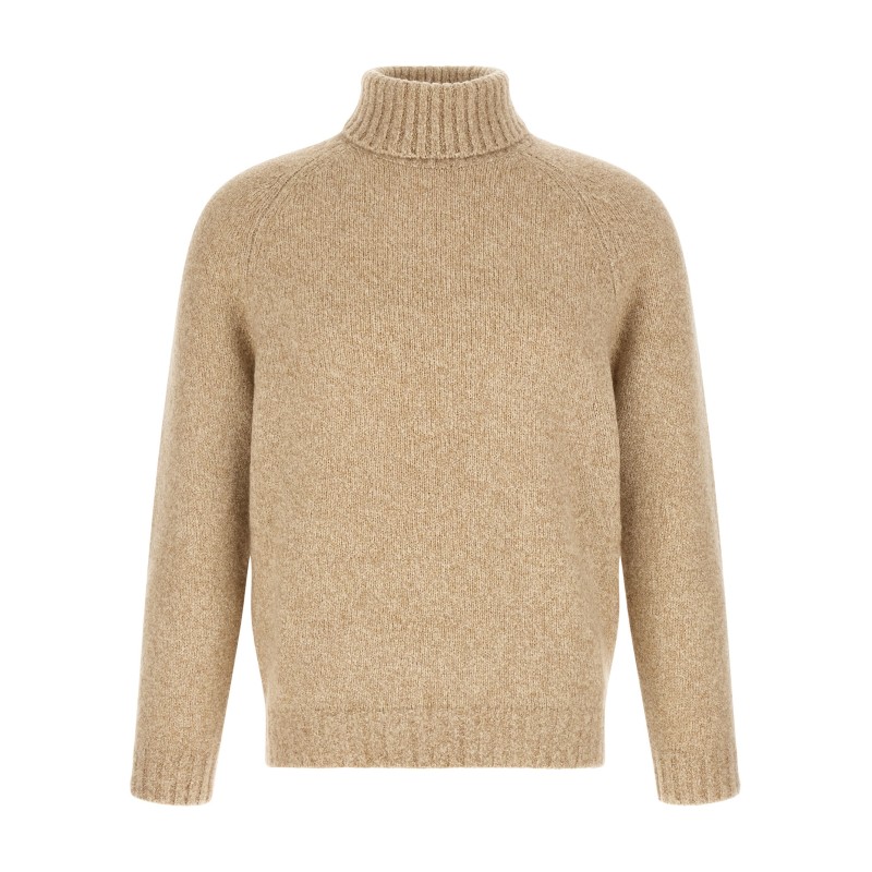 Raglan sleeves turtleneck sweater