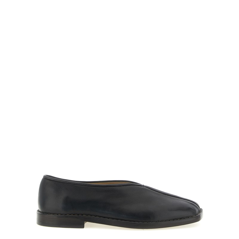 'Piped' slippers