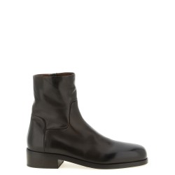 Ankle boots with zip