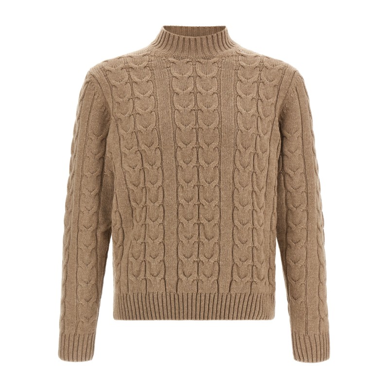 Braided knit knuckler
