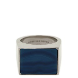 'Singet' ring with stone