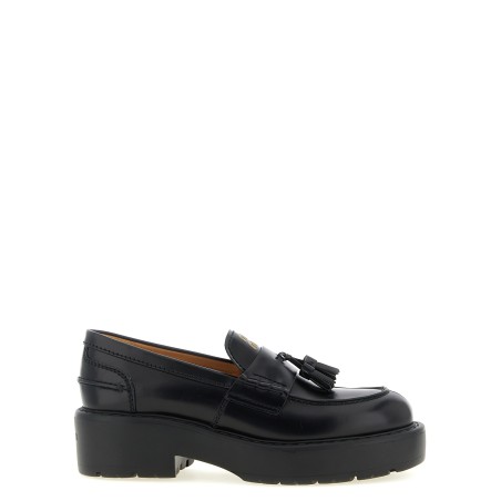 Loafers with tassels