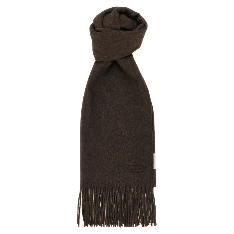 Scarf with fringes