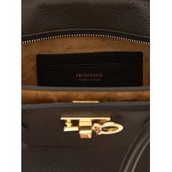 'NewFerragamo StudioSoft EastWest(M)' shoulder bag