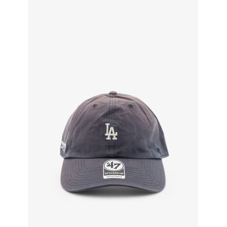 Cotton cap with embroidered logo on the front