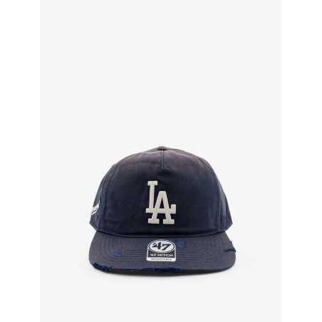Cotton hat with embroidered logo on the front