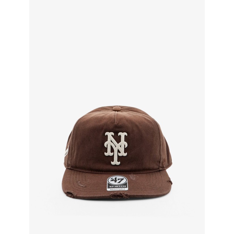 Cotton cap with embroidered logo on the front