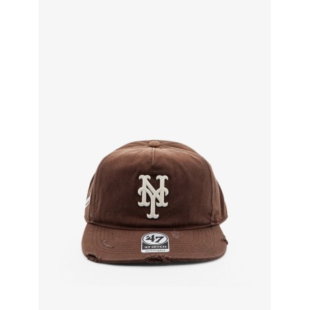 Cotton cap with embroidered logo on the front