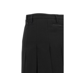 Overlapping pleated skirt