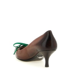 Leather pumps with laces
